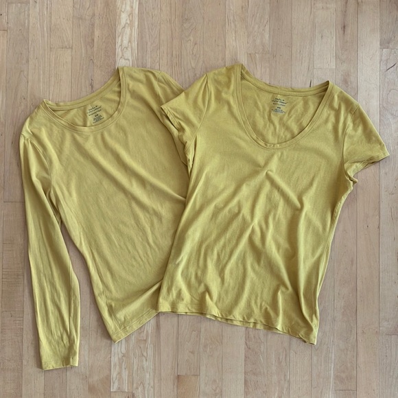 3/$20 Two modal Banana Republic t-shirts Medium - Picture 1 of 11